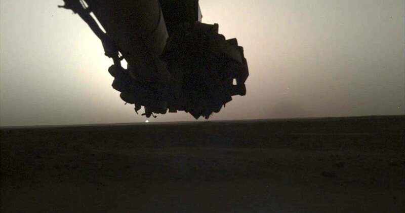Рассвет и закат на Марсе: потрясающие фотографии InSight с Красной планеты (8 фото)