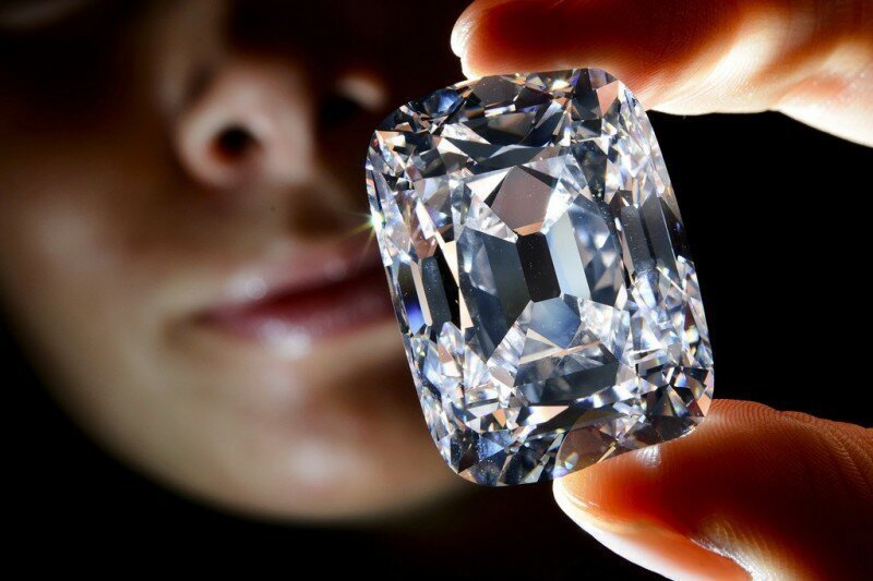 Самые дорогие бриллианты, которые были проданы на аукционах (8 фото)