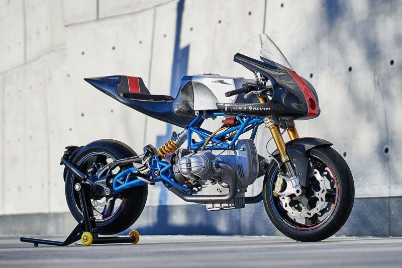140-килограммовый гоночный мотоцикл с двигателем BMW и хромомолибденовой рамой (13 фото)