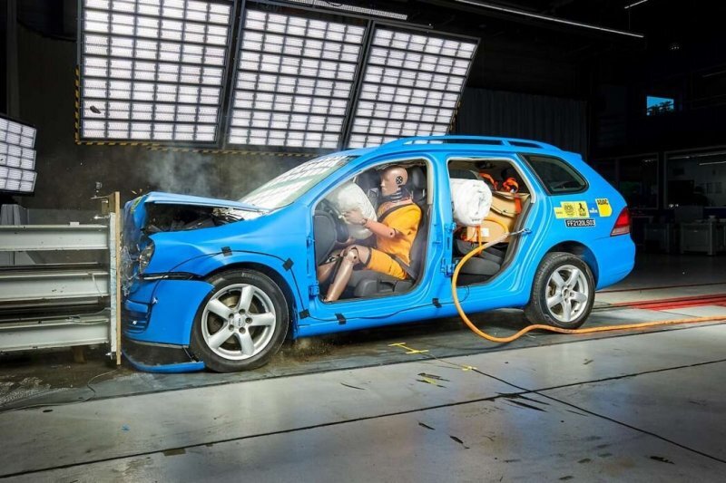Дачный краш-тест: перевозите груз в автомобиле правильно и безопасно (5 фото + 1 видео)