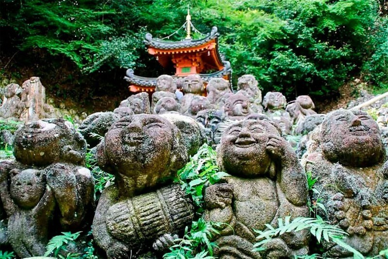 Отаги Ненбуцу-дзи: древний храм в Киото с тысячей каменных скульптур (17 фото)