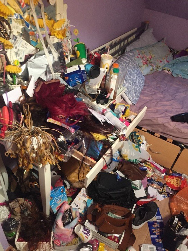 Самые грязные спальни простых британцев (16 фото)