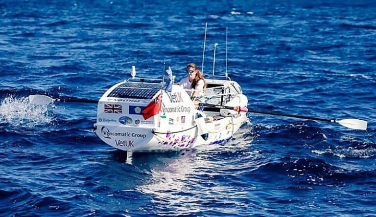 21-летняя девушка собирается проплыть через Атлантику, преодолев более 4800 км (6 фото)
