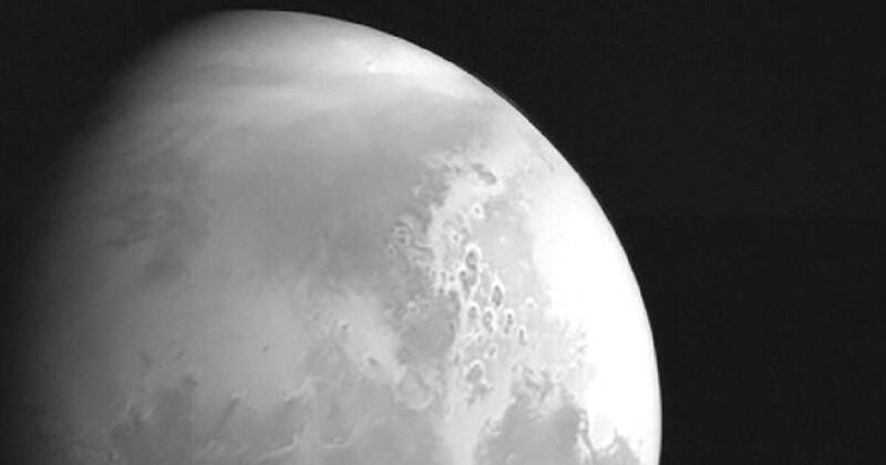 Китайский зонд показал Марс крупным планом (4 фото)