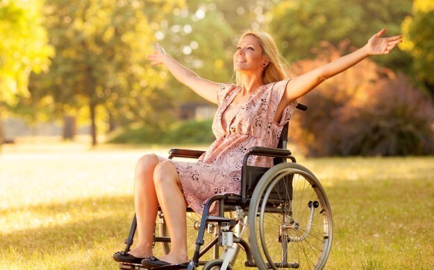 История королевы красоты на инвалидной коляске (2 фото)