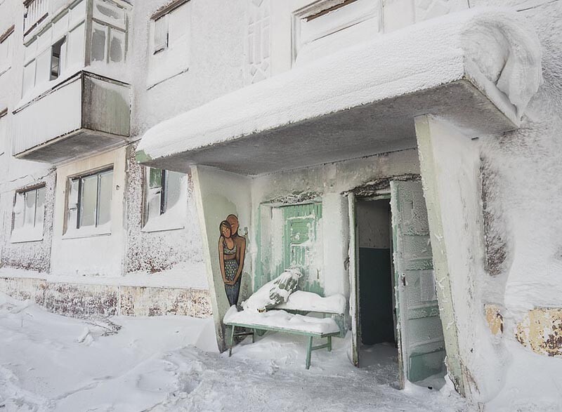 «Замёрзший» российский город: люди бросили все и сбежали (14 фото + 1 видео)