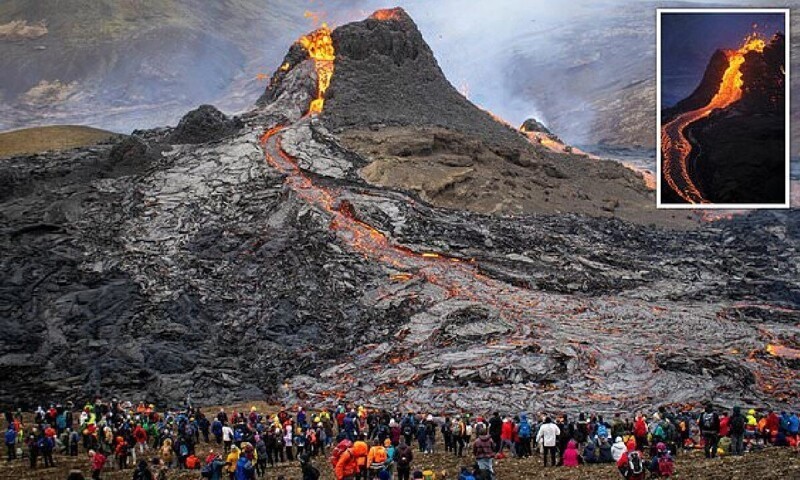 Пилот дрона сделал потрясающие кадры извержения вулкана в Исландии (25 фото)