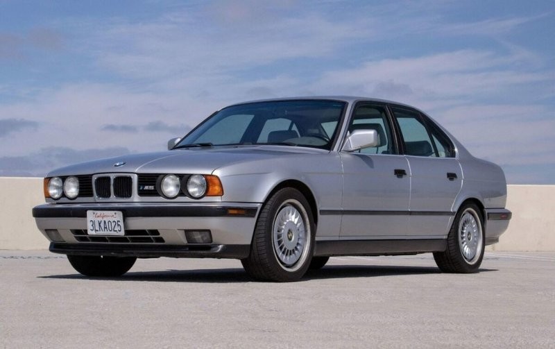 BMW M5 1991 года выпуска с пробегом 400 000 километров (14 фото)