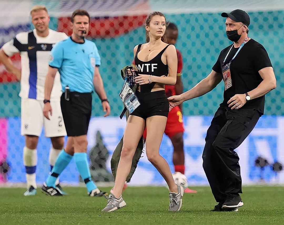 Мария Шумилина - героиня Евро-2020, выбежавшая на поле 