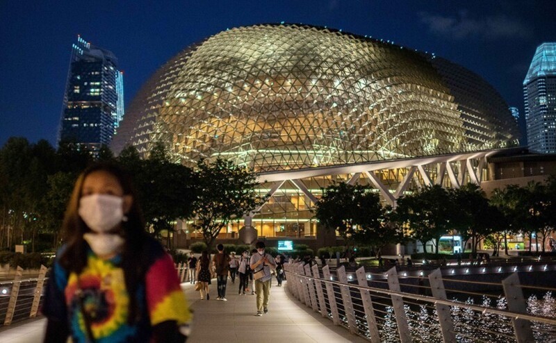 Сингапур отказался от пандемии в пользу 