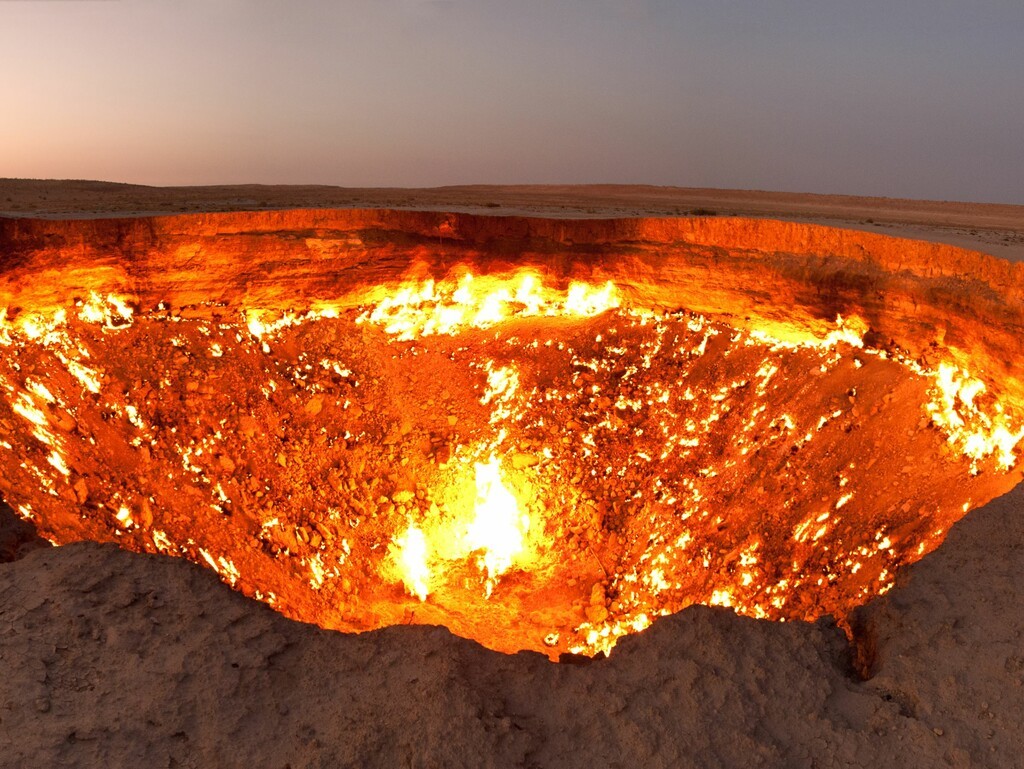 В Туркмении потушат «Врата ада» (1 фото)