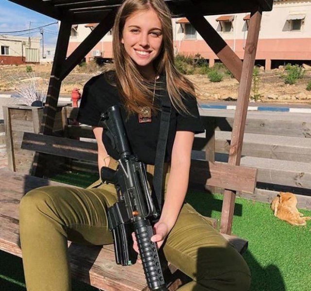 Девушки, служащие в Вооруженных силах Израиля (15 фото)