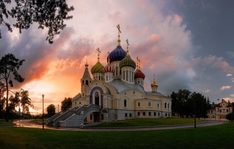 Депутат Госдумы заявил, что в Москве слишком мало храмов (2 фото)