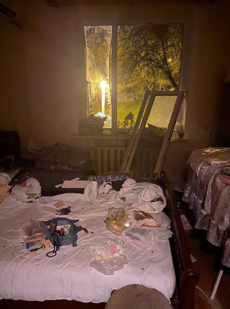 Фото и видео последствий ракетного удара по жилому дому