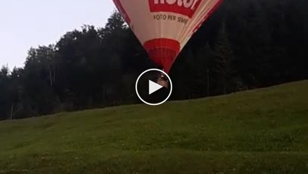 Момент крушения воздушного шара в Австрии попал на видео