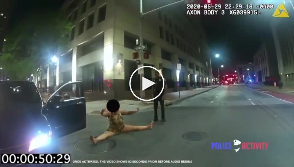 Оскорбленная американка начала драться с полицейским и отправилась в нокдаун