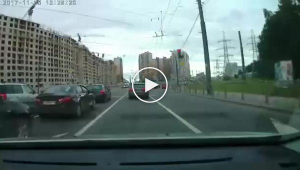 Пугливый водитель устроил ДТП в Санкт-Петербурге