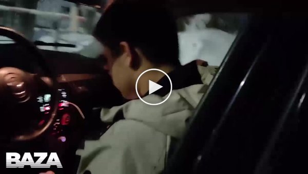 В Кирове пьяный водитель остановился послушать музыку на железнодорожном переезде