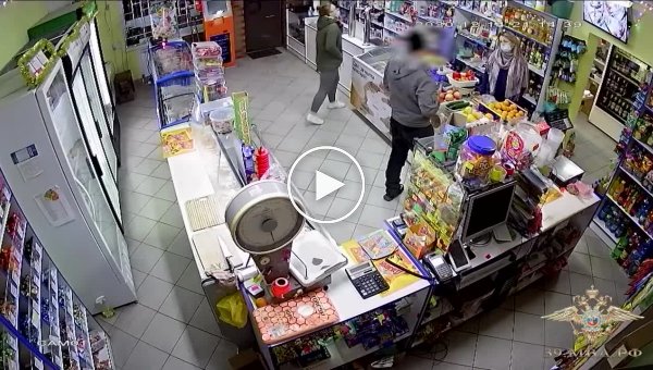 Взбешенный покупатель устроил погром в магазине