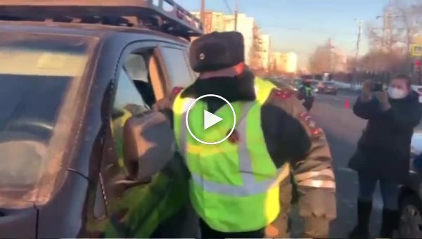 В Москве задержали водителя на «Крузаке», который не оплатил 2000 штрафов