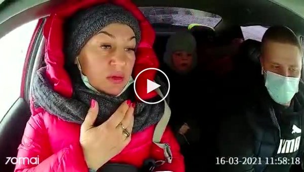 Нижегородка устроила скандал в такси за отказ везти ее детей без кресел (мат)