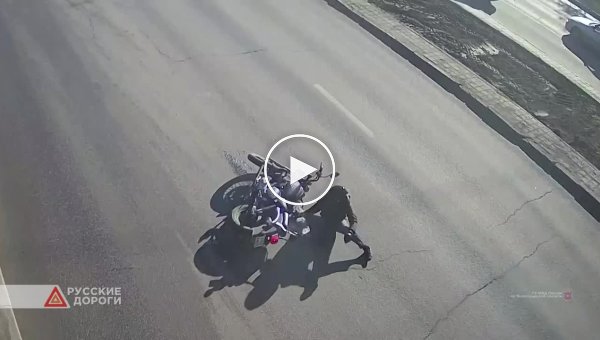 В Волгограде мотоциклист попал в аварию и загорелся