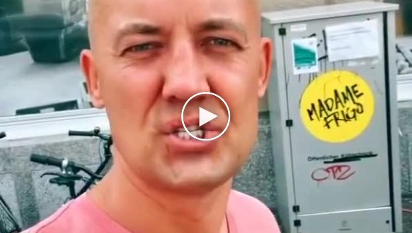 Мужчина показал, как в Цюрихе заботятся о нуждающихся, устанавливая холодильники на улицах