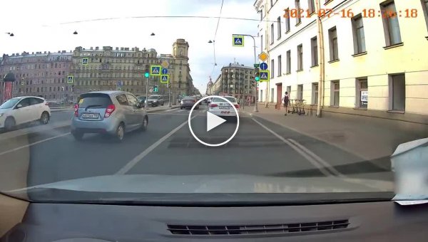 Конфликт с кавказцами на дороге в Санкт-Петербурге (мат)