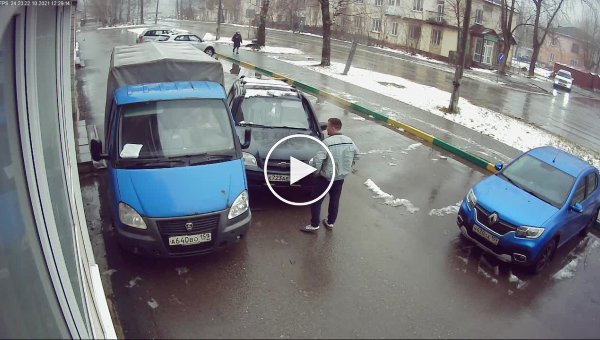 Какой неожиданный сюрприз ДТП на парковке Соликамске