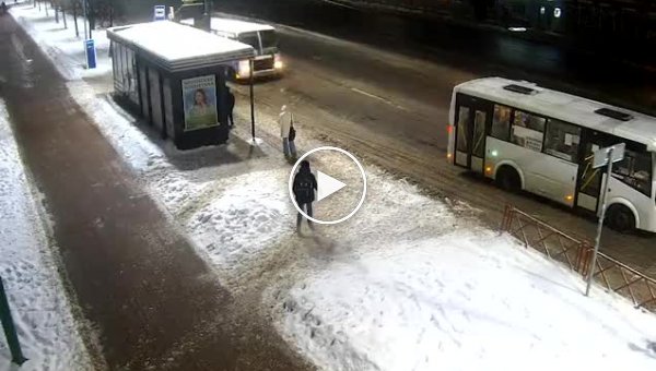 Русскую женщину даже автобус не остановит!