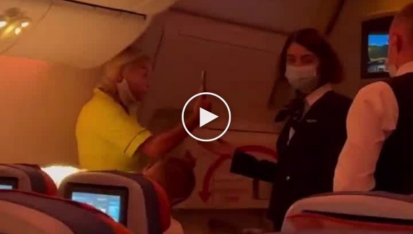 Волочкова устроила скандал на борту самолета из-за маски