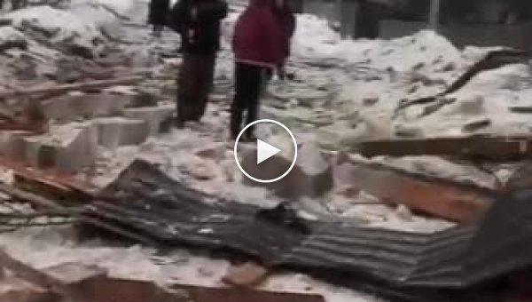 В Серпухове взрыв газа уничтожил половину частного дома (мат)