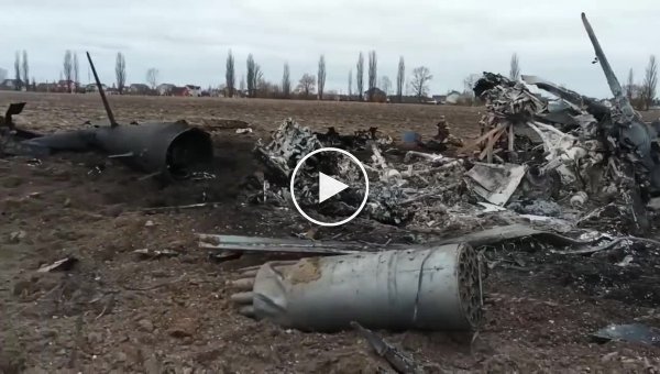 Возле Макарова Киевской области военные очередной сбитый российский вертолет Ми-8